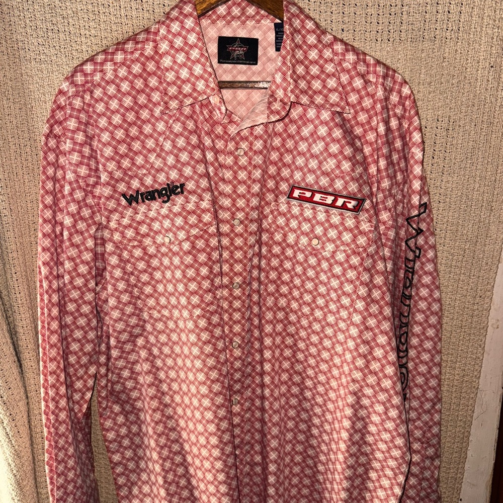Wrangler Men's Red Checkered Shirt